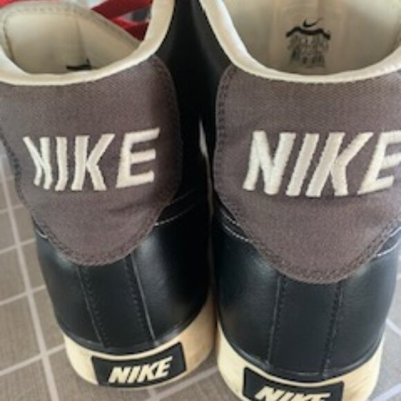 Nike Sweet Classic High Top Basketball Athletic Sneaker Black White Size 10.5 US - Picture 2 of 5